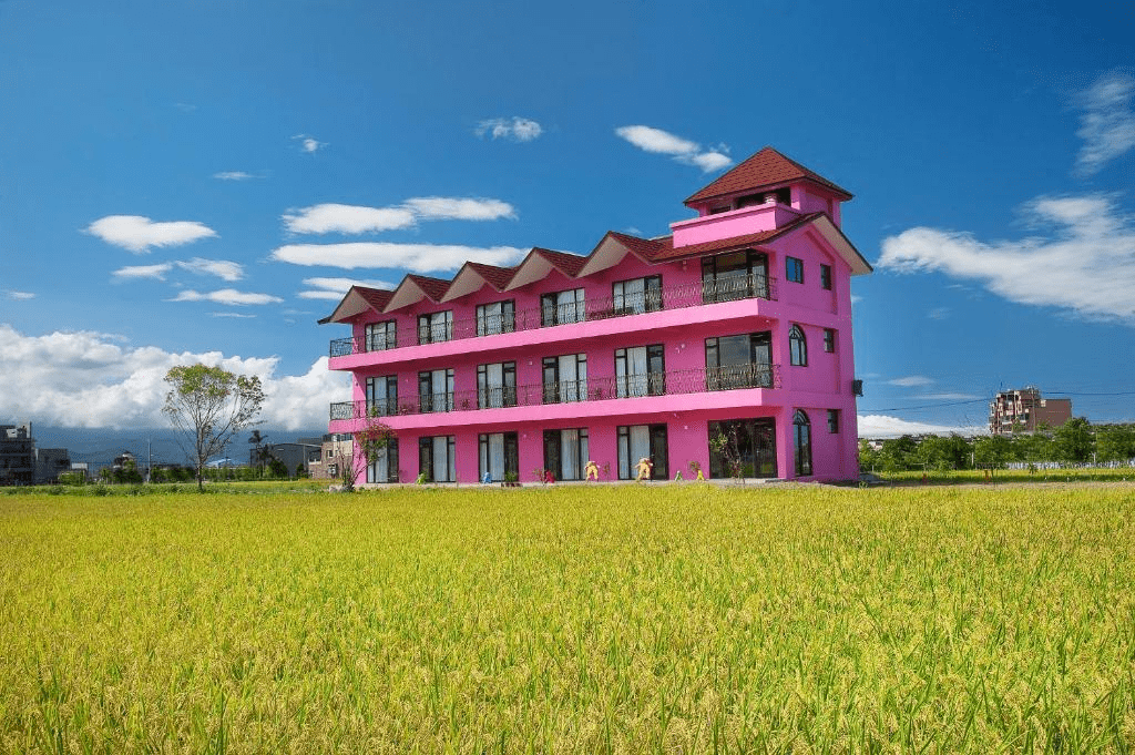 週末開車進宜蘭，住進適合家庭放鬆的旅宿，讓海風與溫泉接手照顧假期