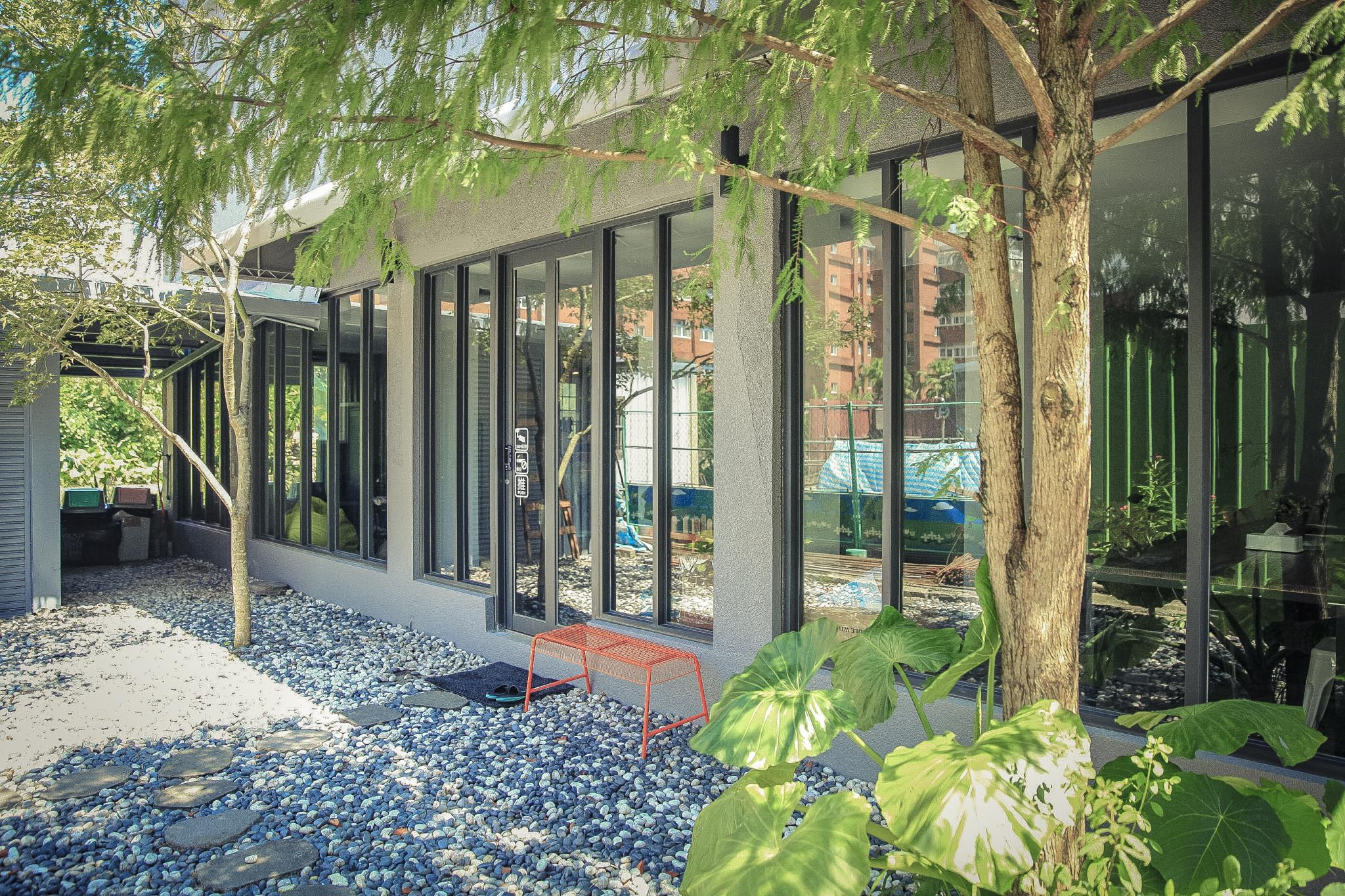 週末開車進宜蘭，住進適合家庭放鬆的旅宿，讓海風與溫泉接手照顧假期