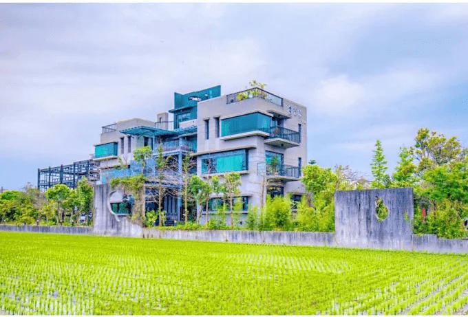 週末開車進宜蘭，住進適合家庭放鬆的旅宿，讓海風與溫泉接手照顧假期