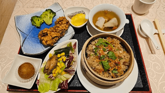 在北投溫泉區住一晚水美溫泉會館，用白磺泉把城市節奏慢慢沖淡