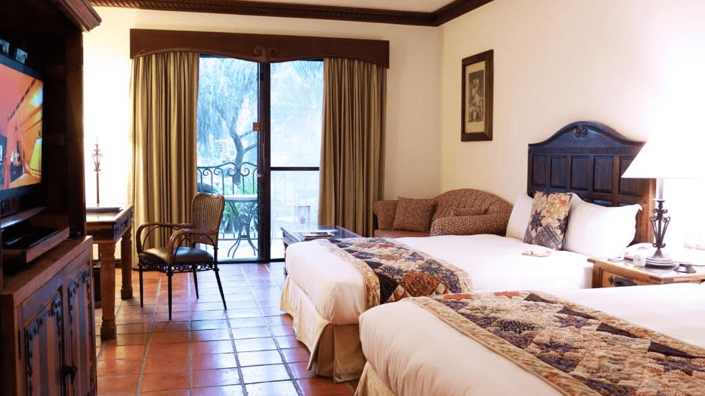 順著花蓮的山與水抵達理想大地渡假飯店，讓住宿本身成為旅行的一部分