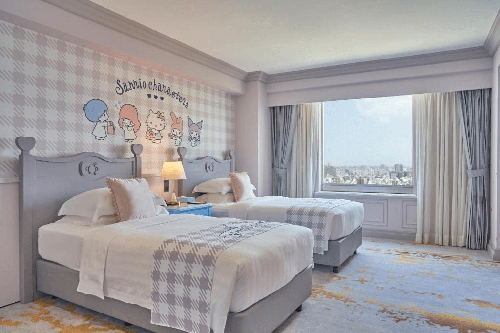 沿著港邊走進高雄住宿節奏,從三多商圈到車站找到剛好的落腳點