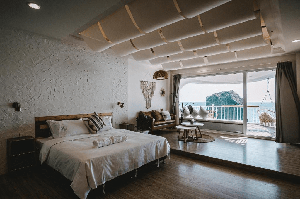 在墾丁的陽光與浪聲之間停下腳步，整理五間能貼近海岸與生活節奏的住宿空間