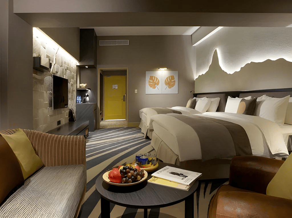 當風開始轉涼,我們在陽明山天籟渡假酒店停下腳步,把時間交給山景與溫泉