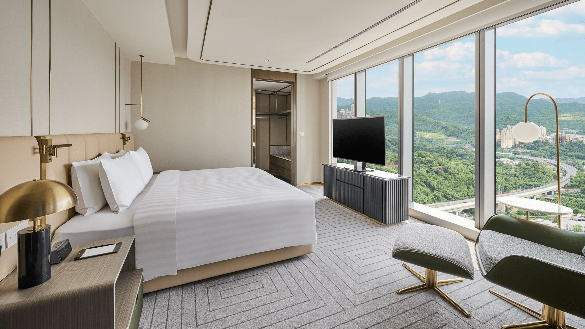 在城市邊界暫停一下，一夜入住台北漢來大飯店，收藏一份城市裡的靜好