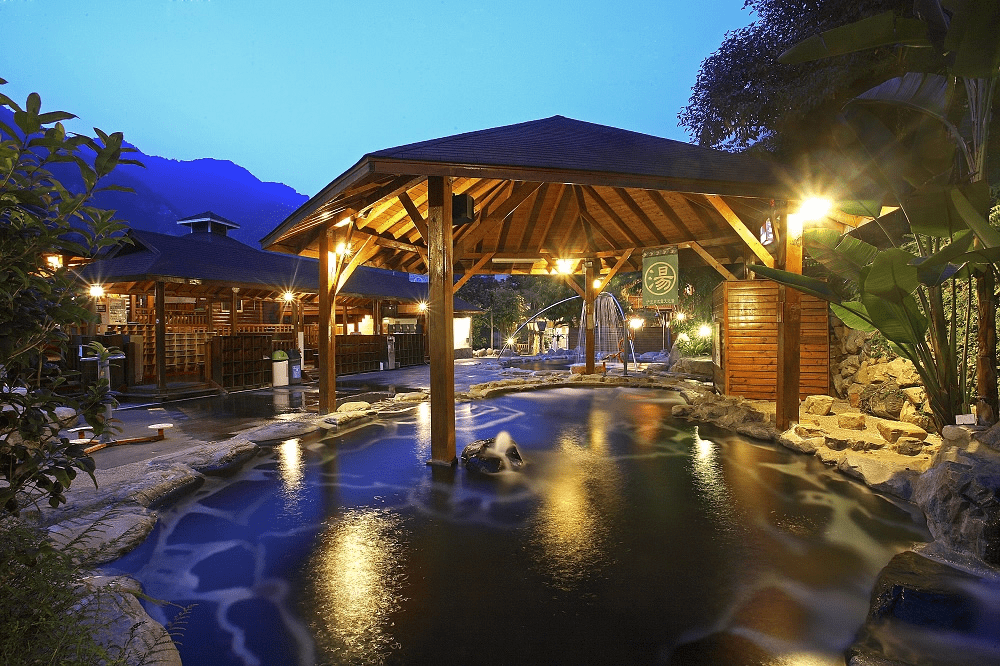 離開城市一小步，走向山谷一大步，谷關伊豆日式露天溫泉的剛剛好浪漫