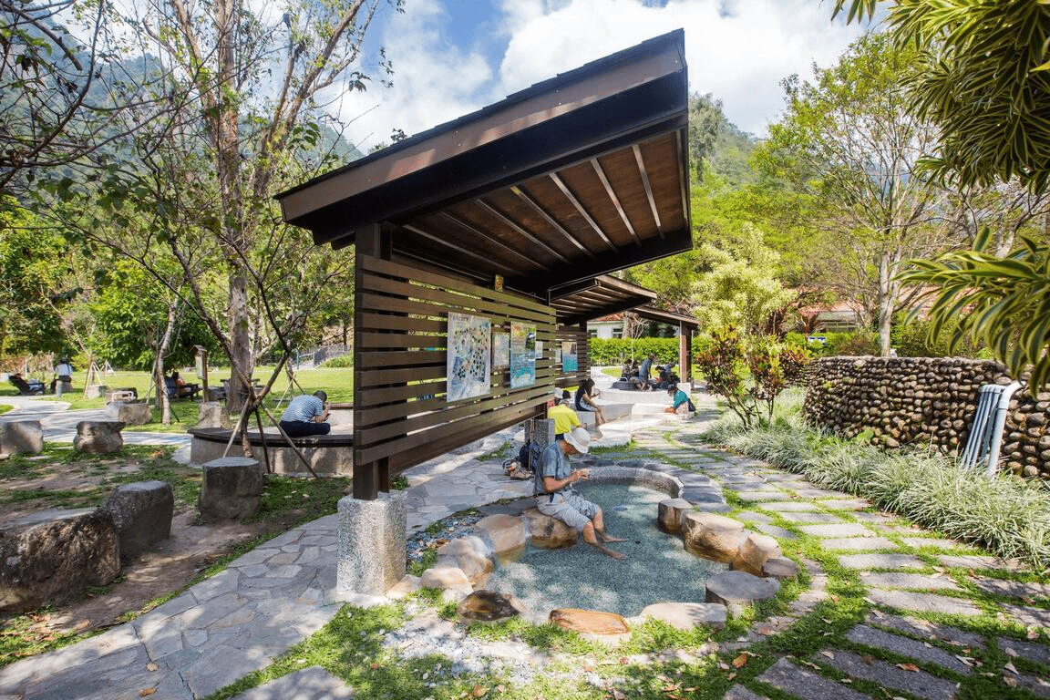 把旅程放慢在谷關溫泉，用山色、霧氣和溫度重新調整身體的輕盈節奏