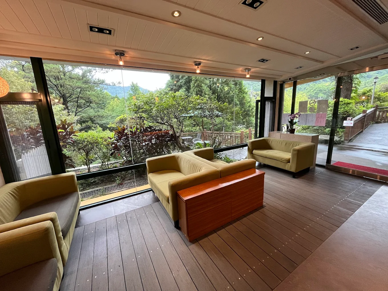 會館周邊的自然美景與度假氛圍