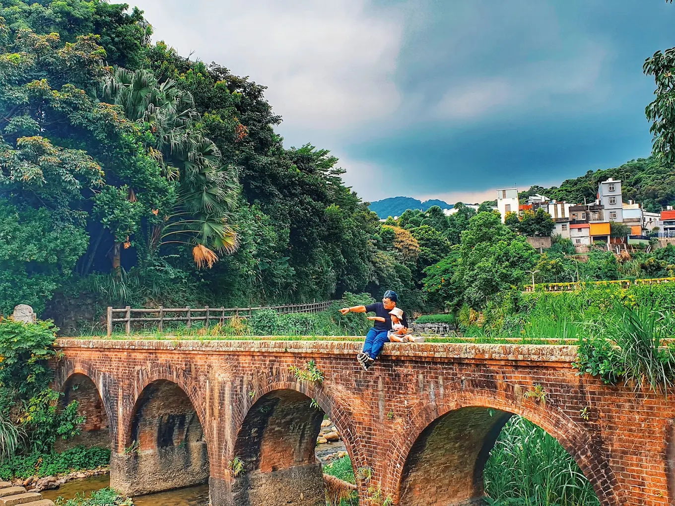 大平紅橋｜藏在龍潭山林間的紅色秘境，一步走進時光靜止的風景