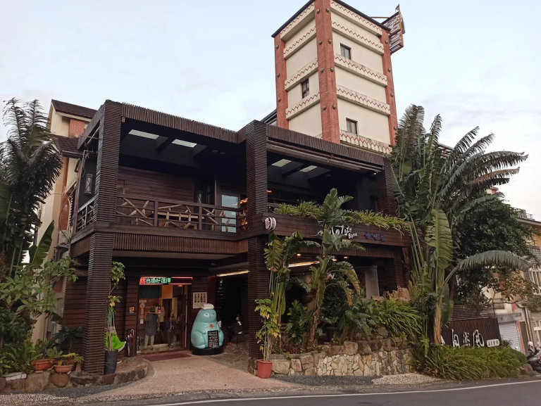 自然風溫泉會館｜藏身礁溪巷弄的靜謐溫泉旅宿，一走進就慢下來