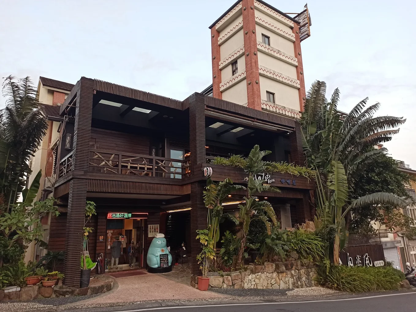 自然風溫泉會館｜藏身礁溪巷弄的靜謐溫泉旅宿，一走進就慢下來