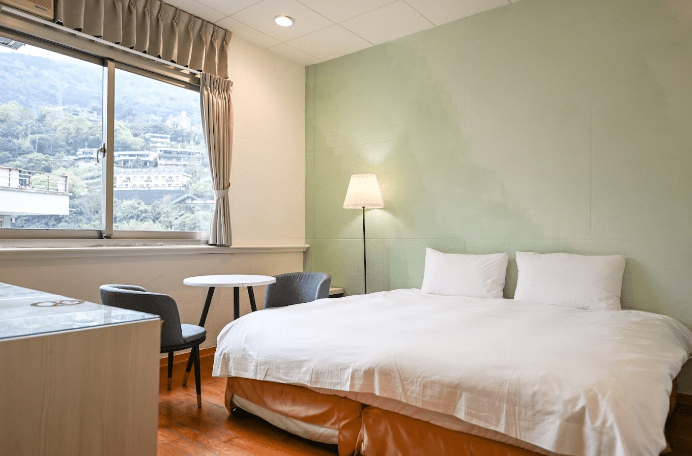 在山霧與溫泉間慢慢生活，走進烏來輕井澤溫泉旅館，把時間交還給自己