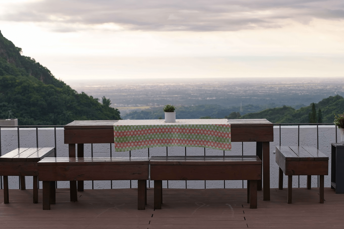 在白河山霧裡慢慢生活，走進儷景溫泉會館，悄悄把時間交給溫泉與安靜