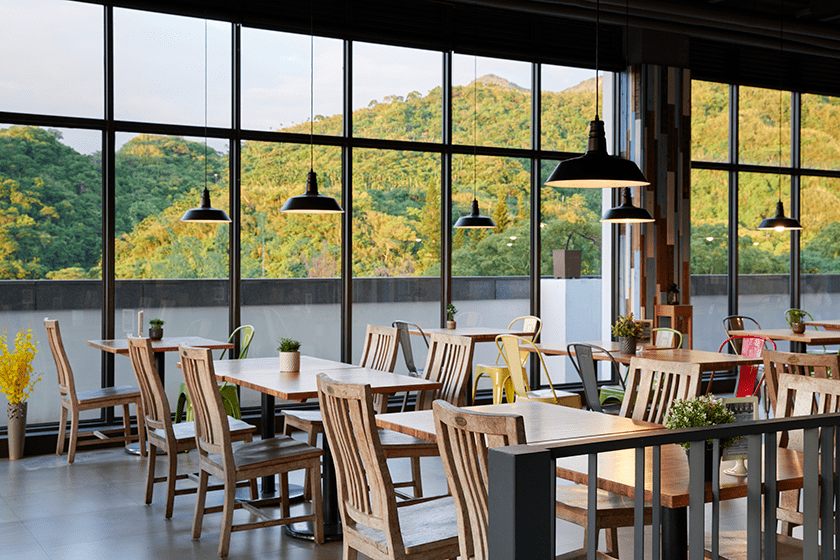 在白河山霧裡慢慢生活，走進儷景溫泉會館，悄悄把時間交給溫泉與安靜