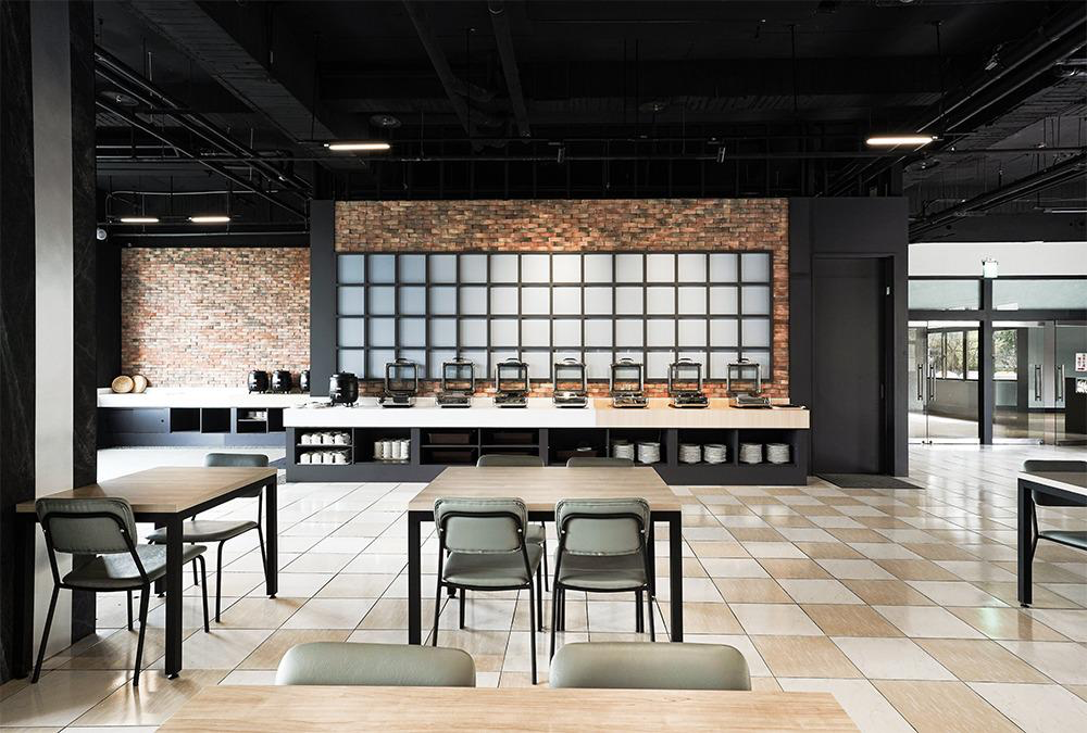 在霧氣與硫磺氣味之間慢慢放鬆，在關子嶺富野溫泉會館剛好的山城假期