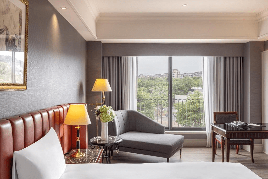 沿著城市到山海慢慢移動,走進台南、新竹、花蓮的煙波大飯店,把旅程安放在剛好的節奏裡