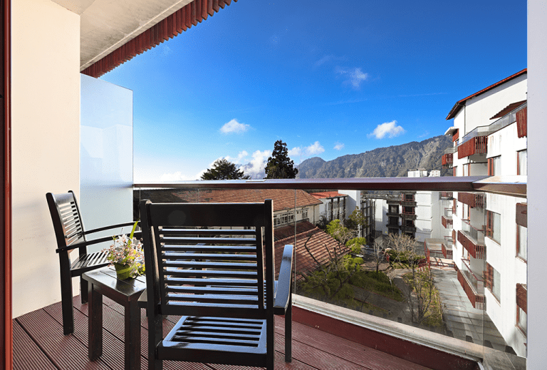 日出升起之前，住進阿里山賓館，用雲海與光影，替一天寫下溫柔的開場