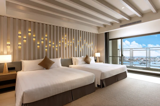 在澎湖慢慢住下來，從市區飯店到海景民宿，讓旅程有地方安靜靠岸