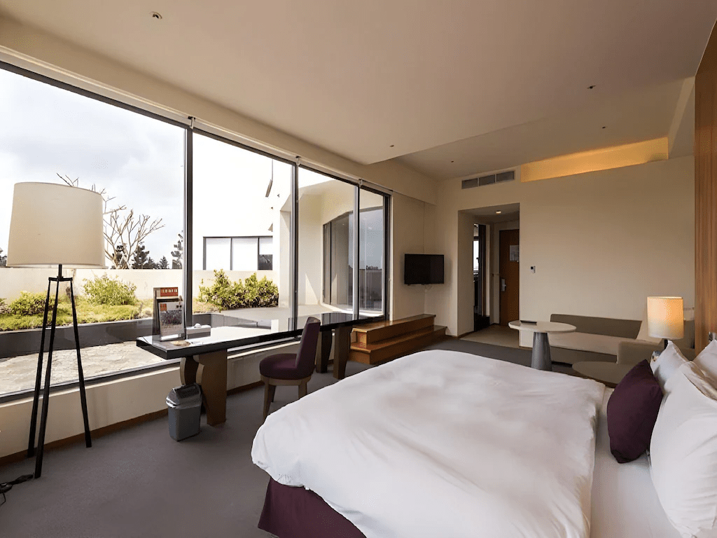 在桃園中壢展開一段不趕行程的停留，南方莊園渡假飯店讓溫泉與時間並肩流動