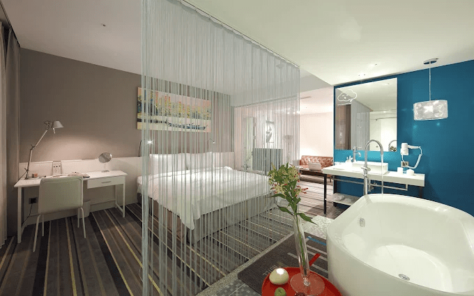 傍晚沿著河岸散步淡水，看夕陽把小鎮染成金色的那一刻，旅程變得輕盈又柔軟