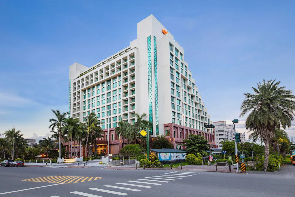 當行程需要一個穩定的停泊點，台東市區的娜路彎大酒店成為今晚的選擇