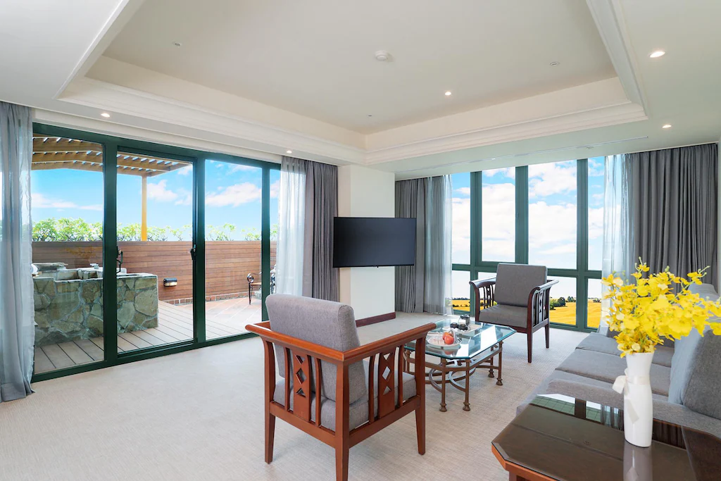 當行程需要一個穩定的停泊點，台東市區的娜路彎大酒店成為今晚的選擇