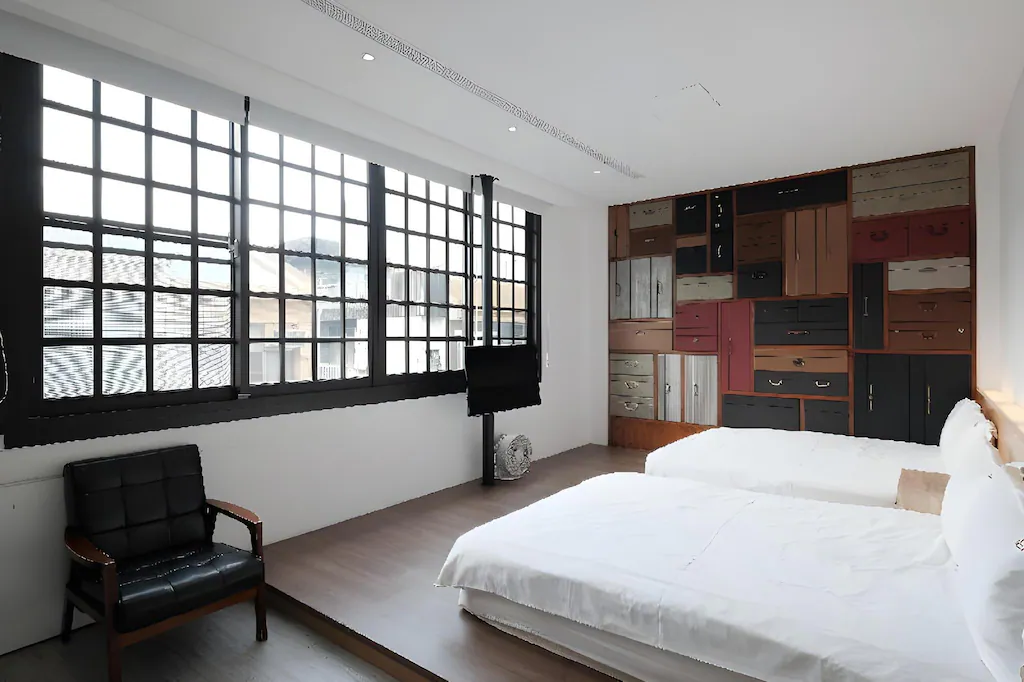 在台南住一晚，從老城街角醒來，把旅行節奏交給適合自己的飯店與旅宿