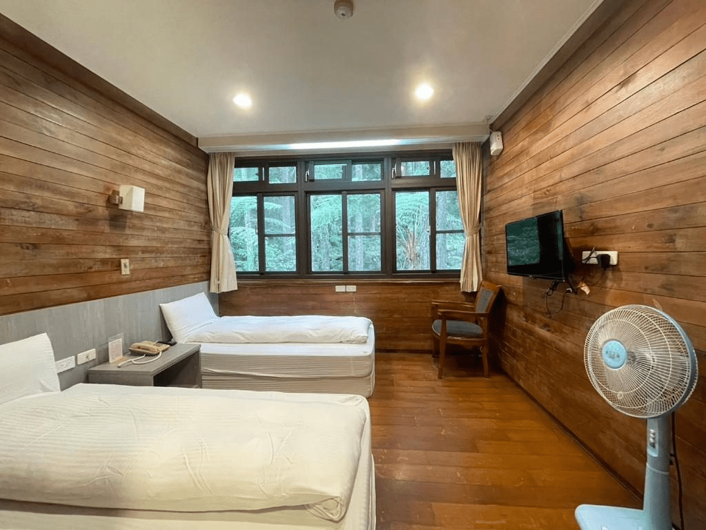 把城市留在山下,走進南投溪頭森林深處,展開溪頭青年活動中心的住宿時光