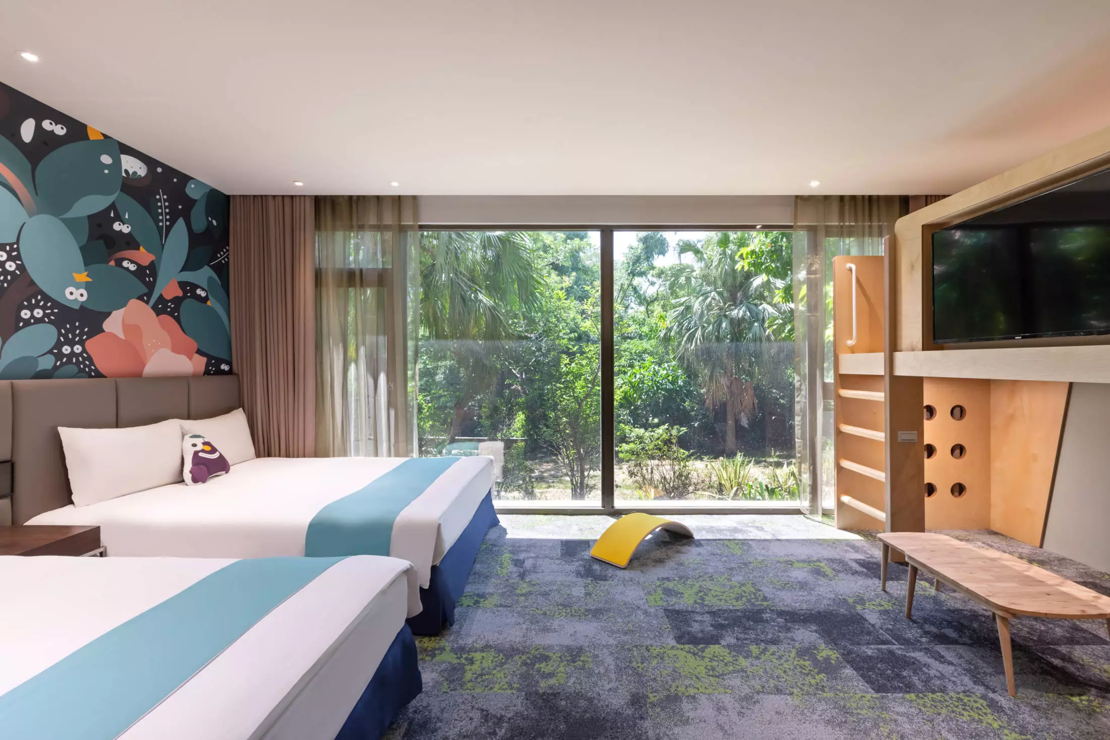 在湖水與城市之間慢慢停留，住進新竹煙波大飯店，感受新竹的生活步調