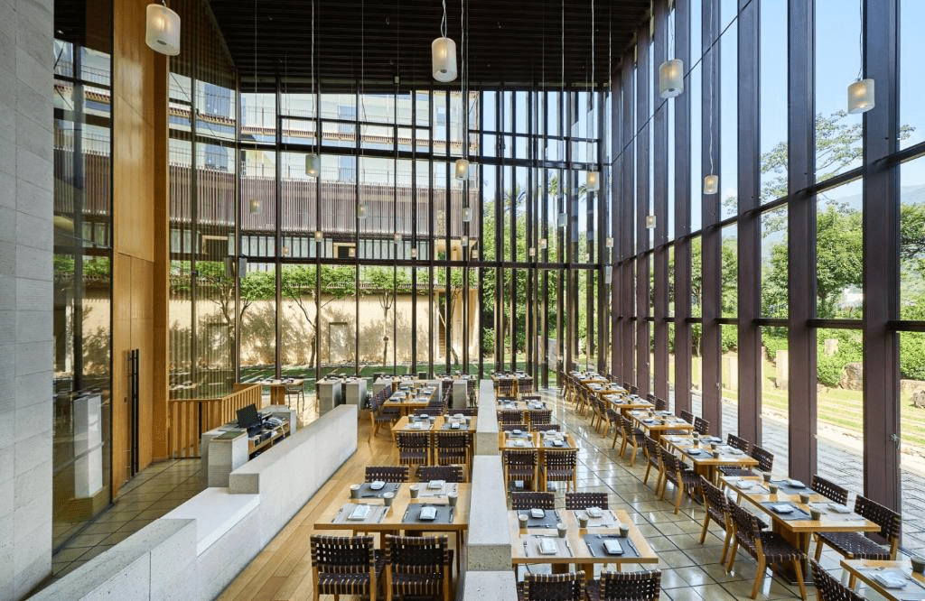 離開城市往礁溪走，在老爺酒店的山景與溫泉裡過一段只為休息的時光