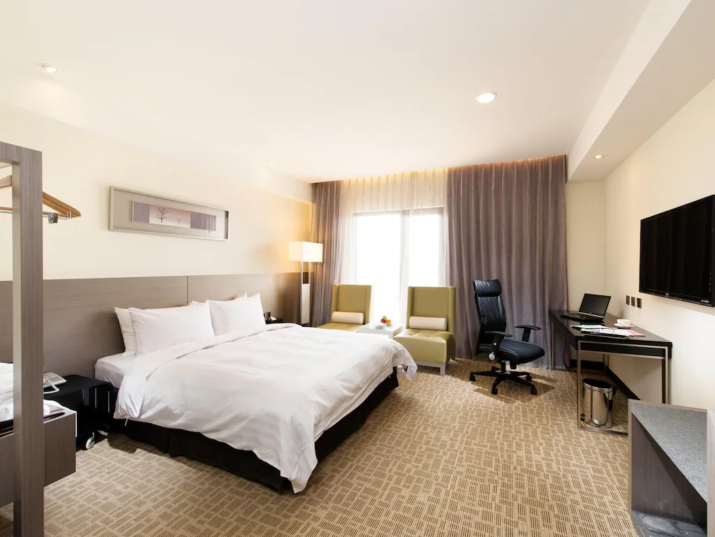 在彰化旅行不趕路的夜晚，選一間住得舒服又順路的飯店，把行程放慢一點