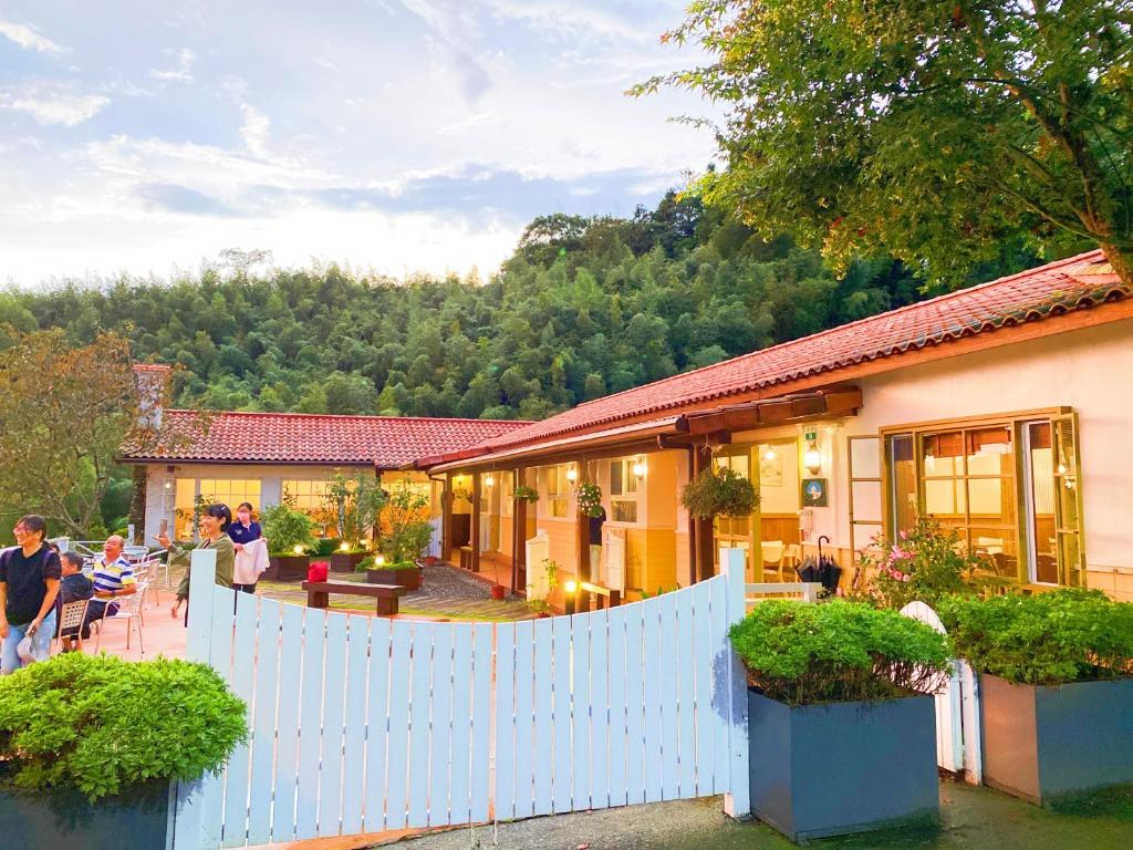 把行程放慢住進阿里山的夜與霧裡,選一間適合迎接清晨的住宿位置