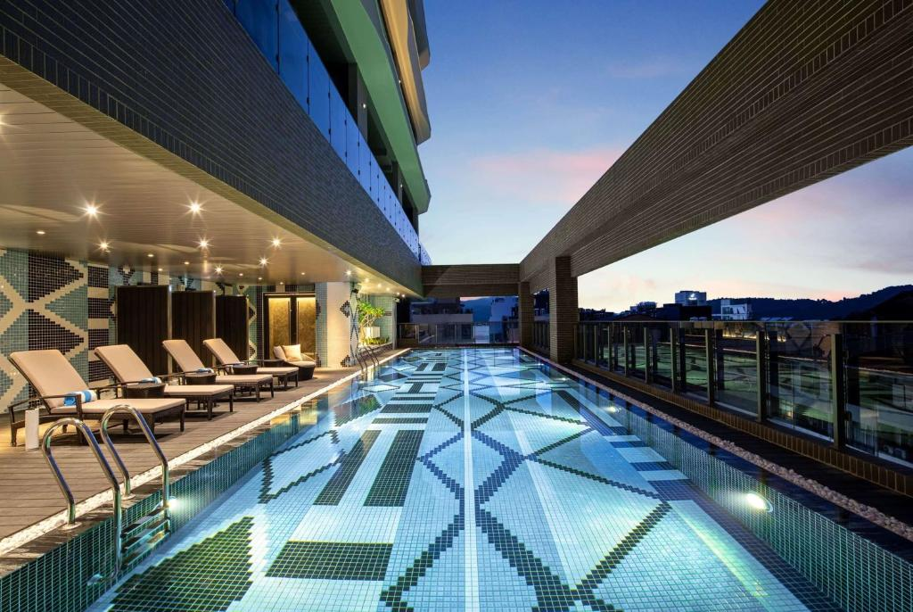 推開窗就是湖的那一刻，住進日月潭住宿裡，感受旅行開始的瞬間