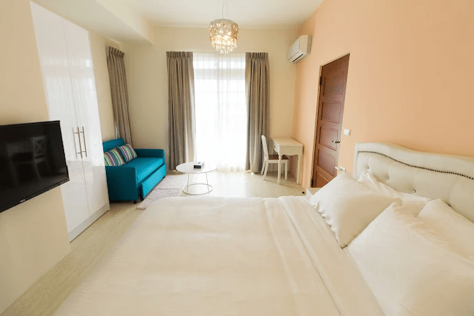 被田園給包圍的假期，在芳庭旅宿度過一晚，聽見礁溪風吹過稻田的聲音