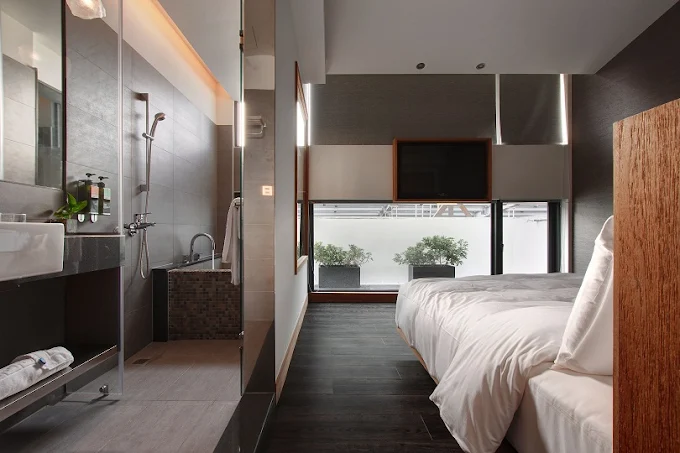 在南投住一晚不趕行程的住宿選擇，讓街景、咖啡香與夜色一起留下來