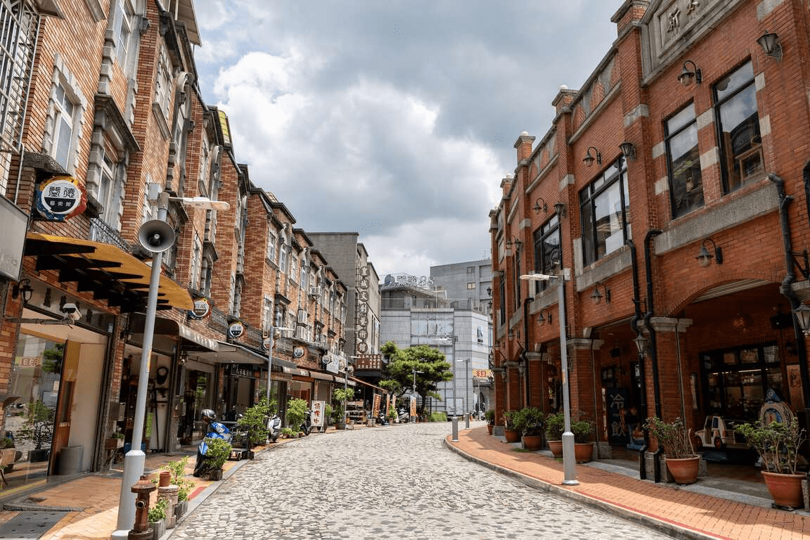 當雙手碰觸陶土,城市慢了下來,在鶯歌老街感受工藝與日常交會的片刻