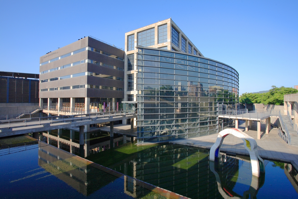 當雙手碰觸陶土,城市慢了下來,在鶯歌老街感受工藝與日常交會的片刻