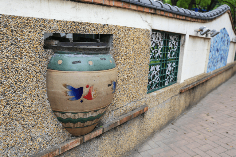 當雙手碰觸陶土，城市慢了下來，在鶯歌老街感受工藝與日常交會的片刻