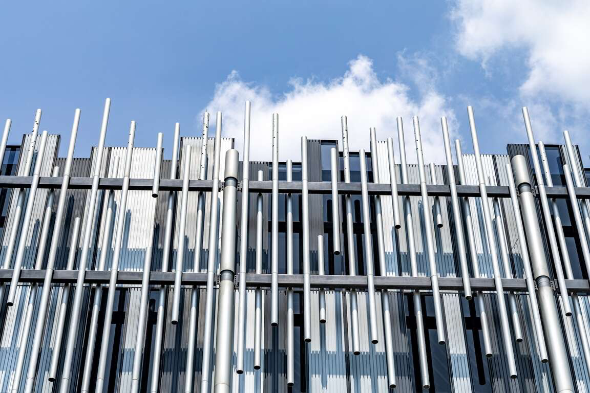 新北市美術館的戶外空間寬廣，是非常適合市民休憩與接觸藝術的公共場所