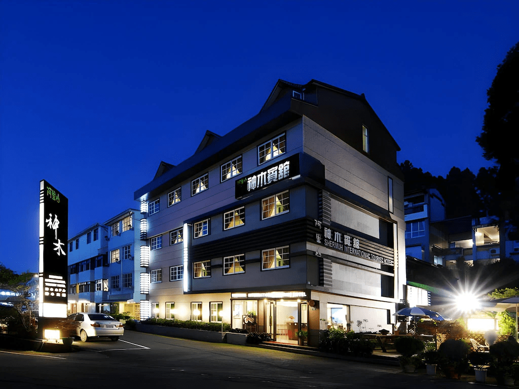 走進阿里山森林深處過一夜，用一間合適的住宿，把日出與靜謐留給自己