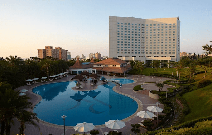 沿著海岸走進花蓮飯店的日常風景，在市區與海景之間找一晚剛剛好的停留