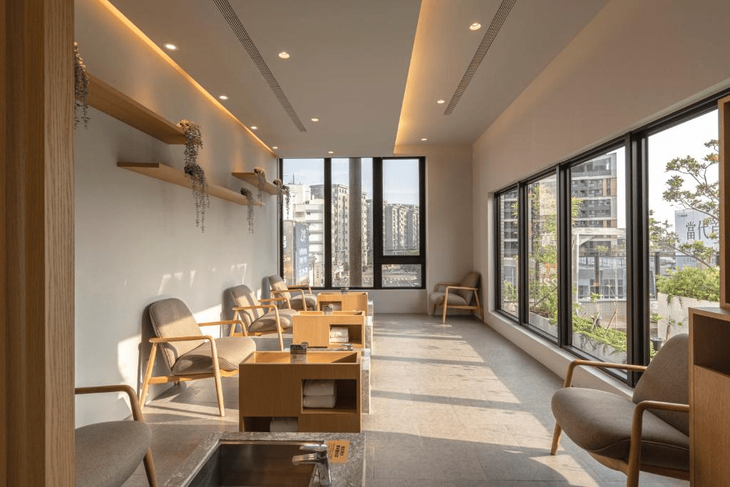 住進享得道行旅，用緩緩前行的步伐感受台中逢甲的生活氣息，讓旅行在明亮景色中自然流動