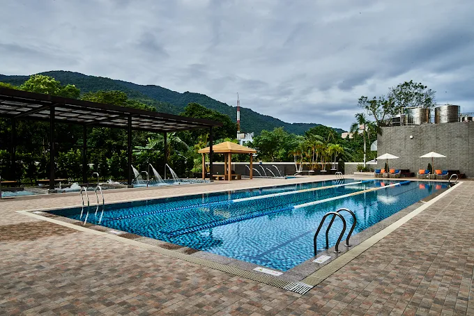 走進台東溫泉飯店的溫熱夜晚，在知本與鹿野之間慢慢泡掉一整天的疲憊