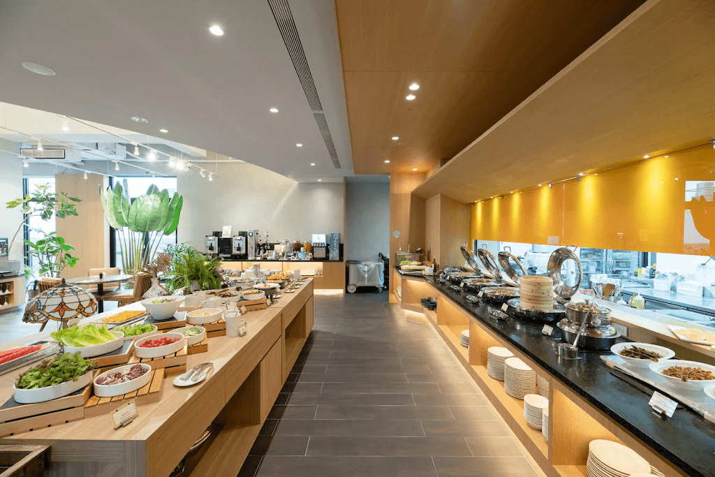 住進享得道行旅，用緩緩前行的步伐感受台中逢甲的生活氣息，讓旅行在明亮景色中自然流動