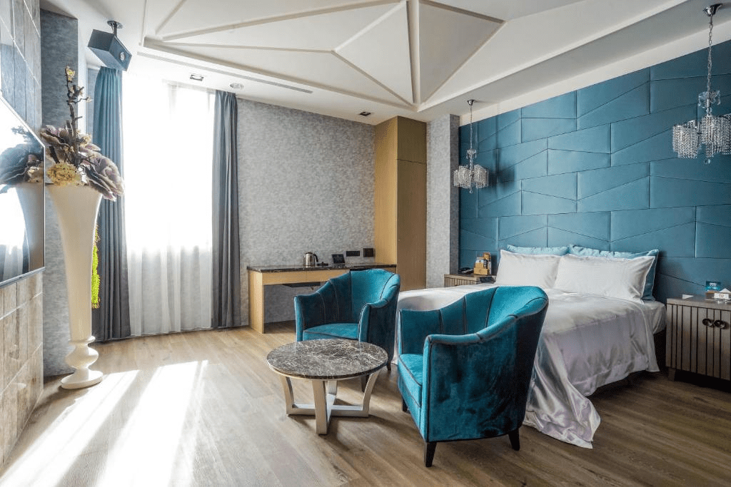 當夜色落在南投，找到一間合拍的住宿空間，旅程才真正開始安靜下來