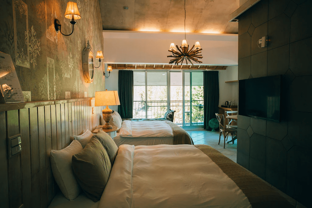 在南投找一間剛剛好的民宿，從日月潭到魚池，把旅行節奏放慢一點