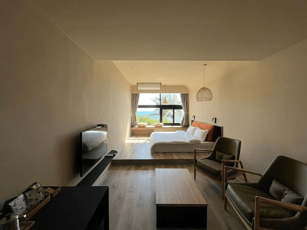 從車站走到海岸線，花蓮住宿與民宿飯店的距離，剛好留給旅行一點空白