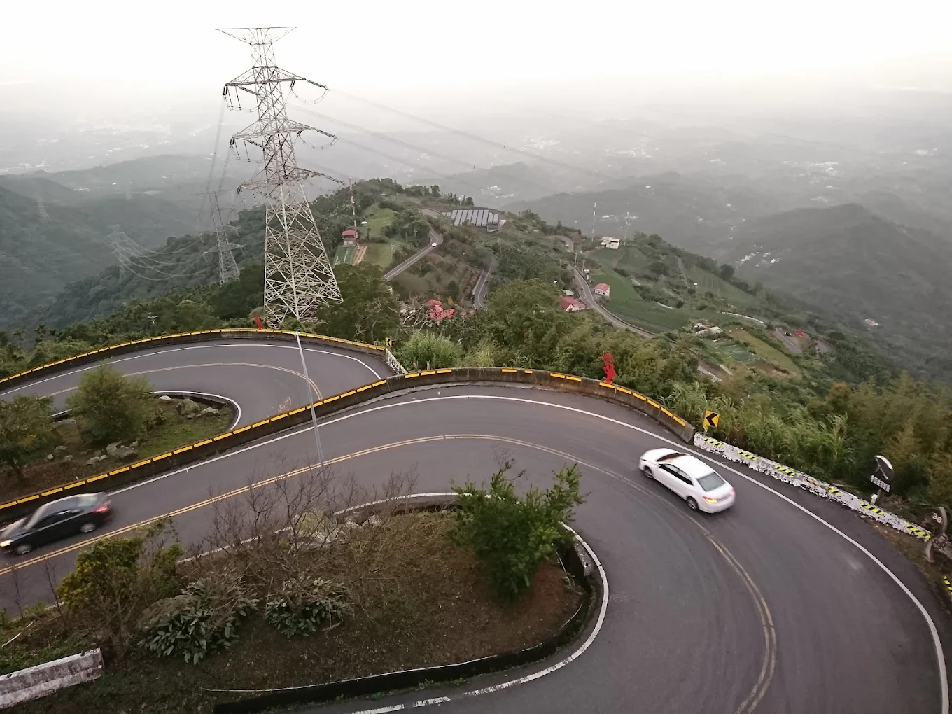 充滿挑戰與美景的梅山36彎公路