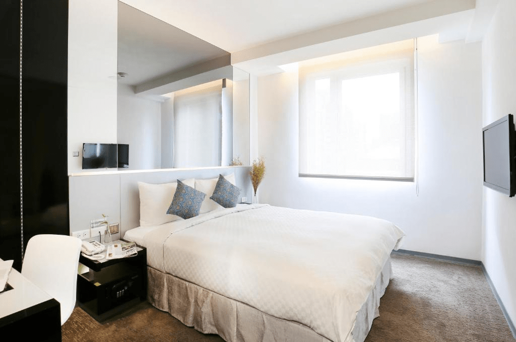 在台中過一晚不趕行程的日子，選擇交通順、住感穩定的飯店，讓旅途多留一點餘裕