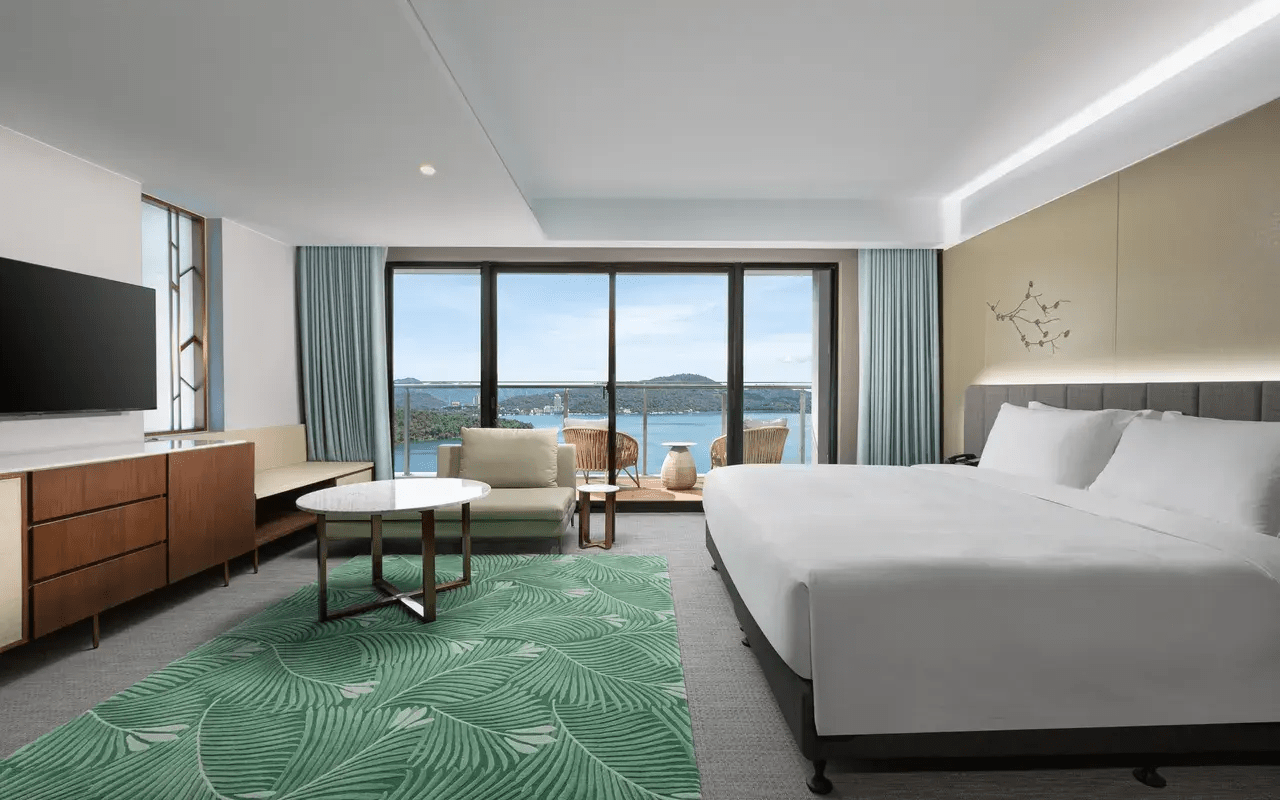 當風從湖面吹進窗邊，日月潭飯店的選擇不只是住宿，而是旅程節奏的開始